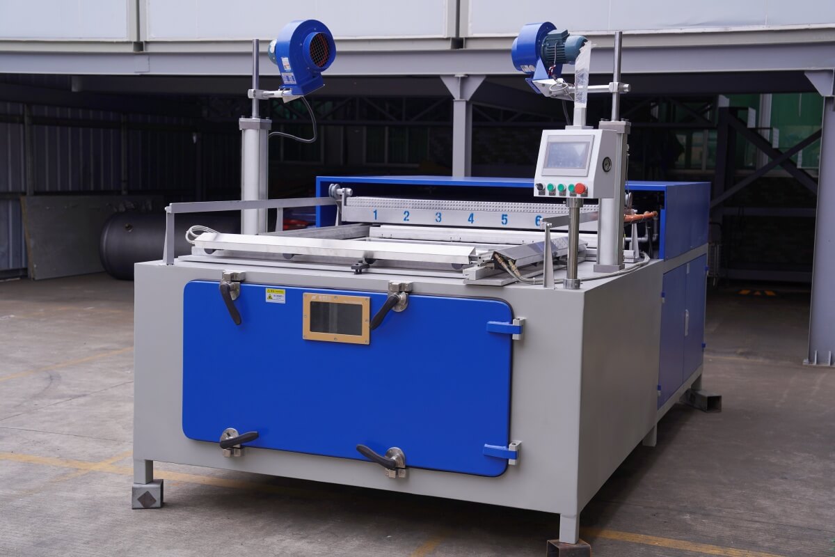 heavy thermoforming machine simple type with 1 oven.